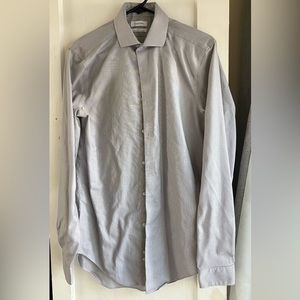 Calvin Klein Performance Slim Fit Non-Iron shirt in M/L